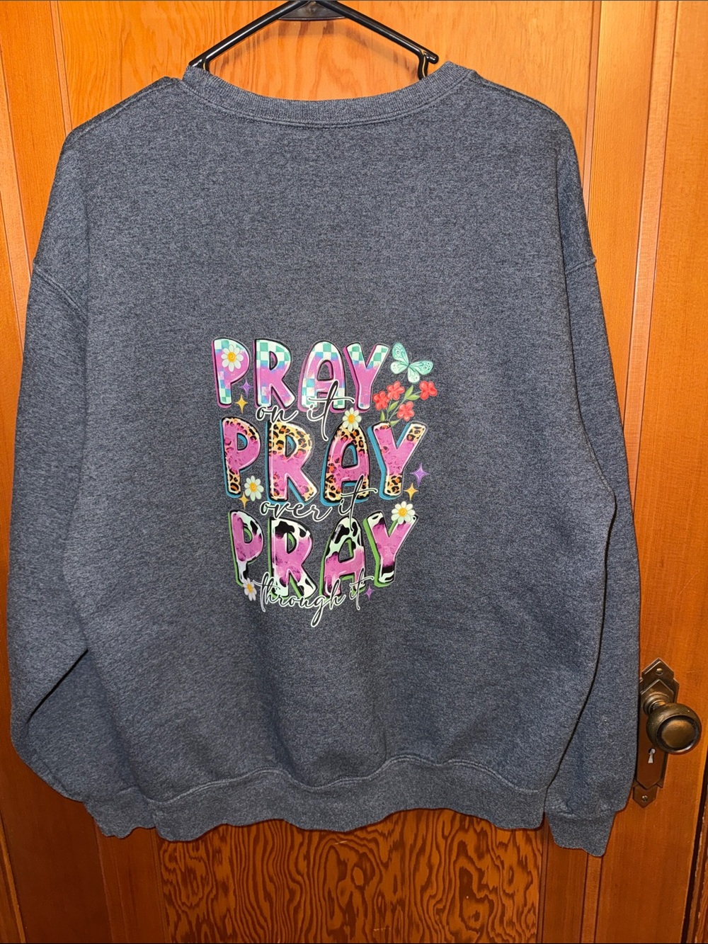 Jerzees Charcoal Gray Crewneck Sweatshirt with Colorful 'PRAY' Floral Graphic